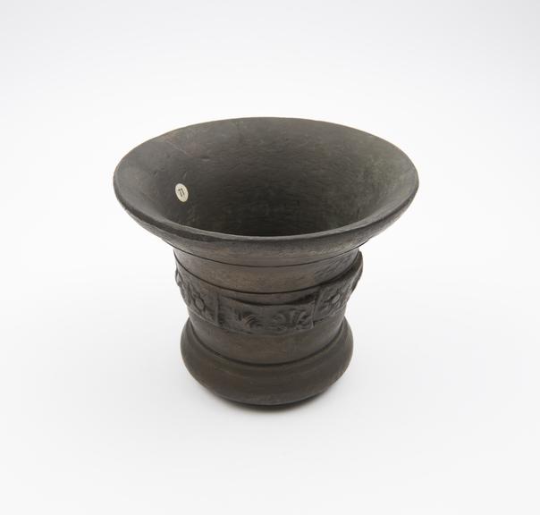 Bronze bell shaped mortar