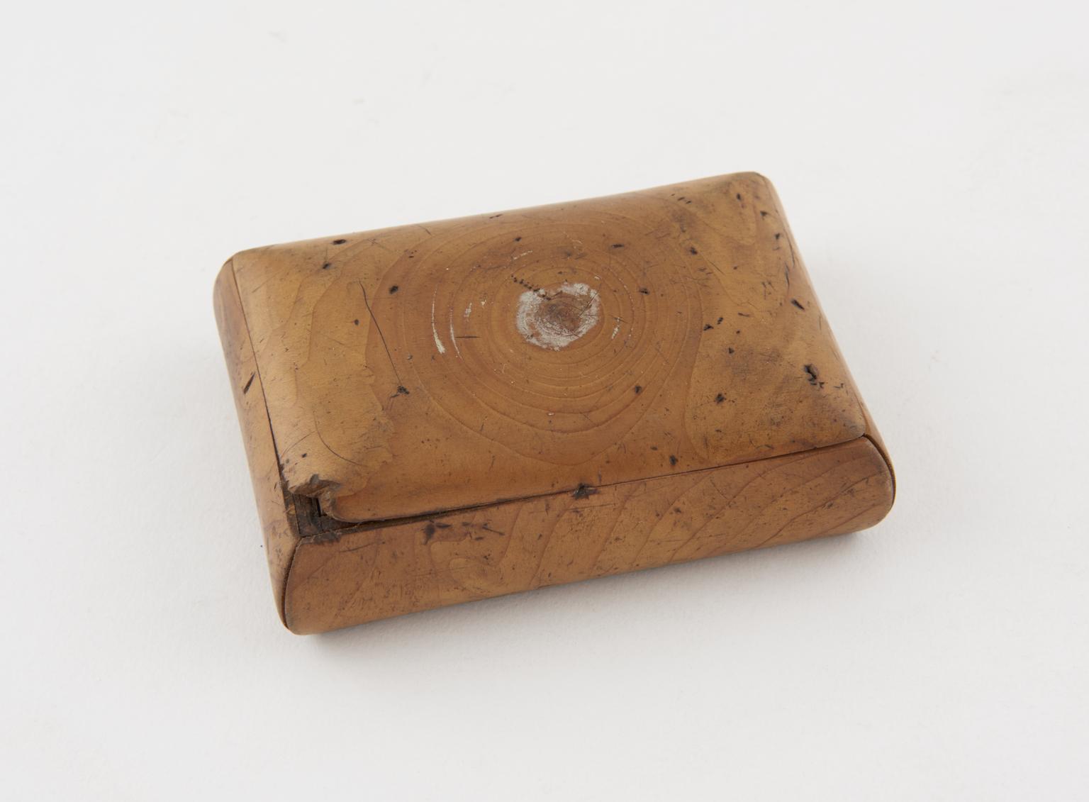 Snuff Box Components Pinewood(?) snuff box, rectangular with rounded si | Science Museum ...