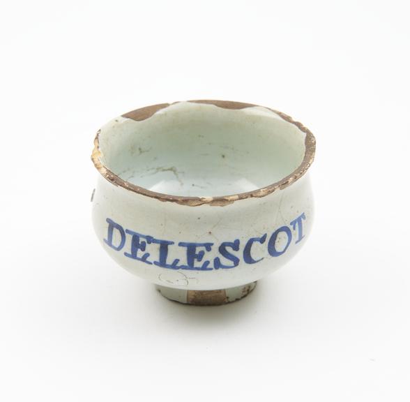 Ointment pot, tin-glazed earthenware, glaze chipped