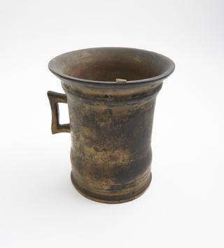 One-handled mortar
