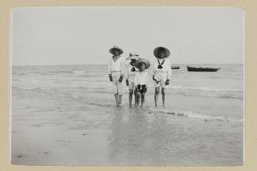 Bognor, Paddling