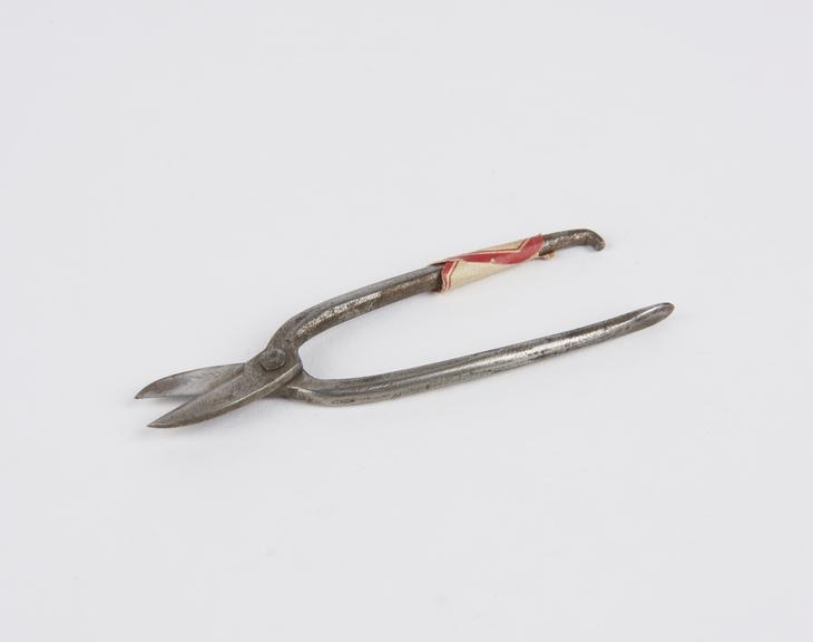 Model of Chinese scissors (Saung Tsien), made and sold in China