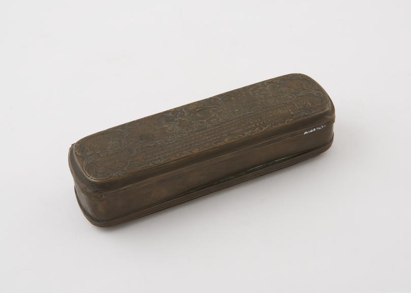 Brass tobacco box oblong, with hinged lid