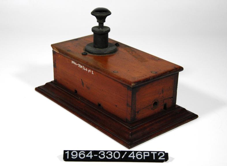 Ringing key for single wire double line block instrument