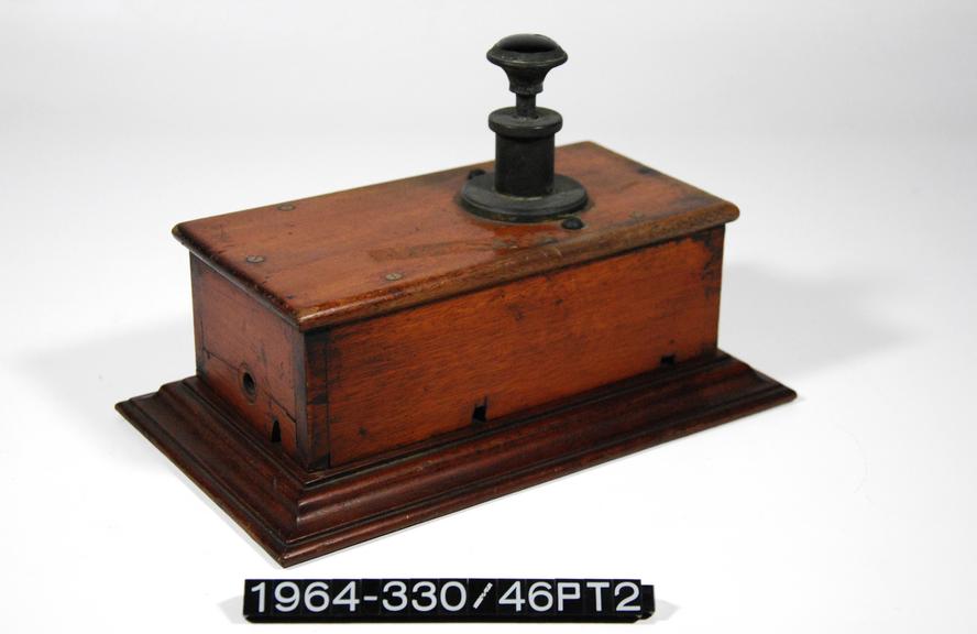 Ringing key for single wire double line block instrument