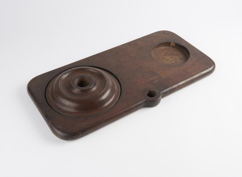 Base for globular electrical machine
