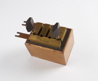 Universal shunt for sine and tangent galvanometer