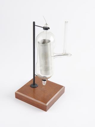 Vacuum tube