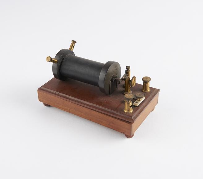 Miniature induction coil