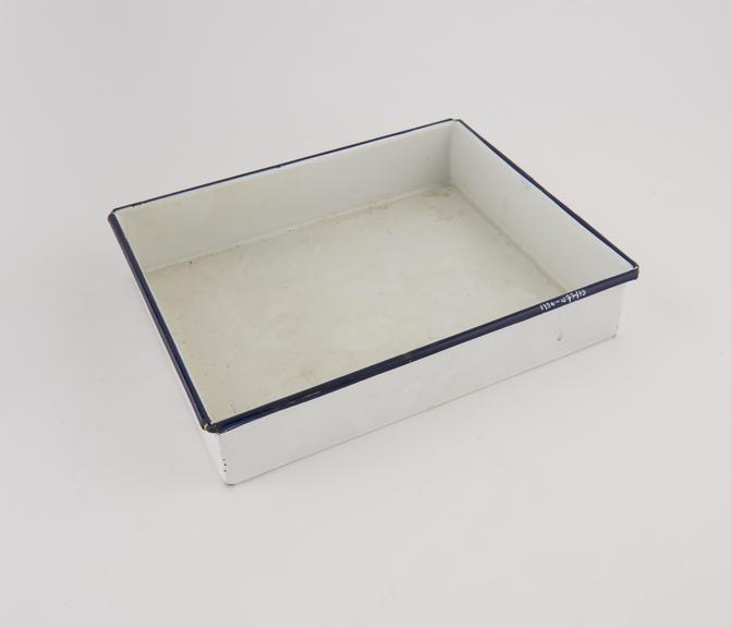 Enamelled metal tray