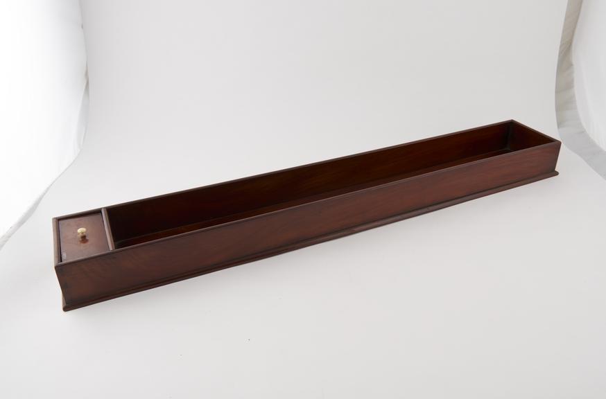 Pipe tray, mahogany