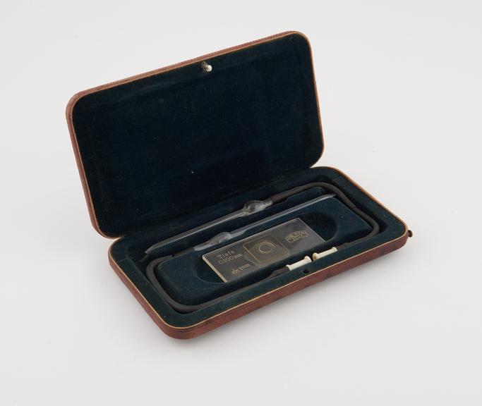 Haemoglobinometer (BluKoperzahlapparat) in fitted case by Carl