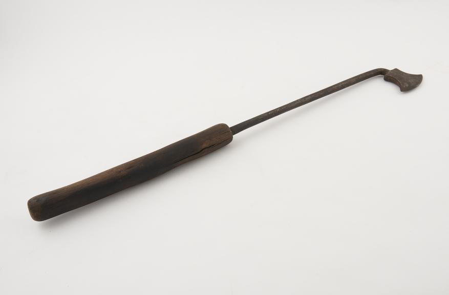 Castrating iron, fixed handle, steel and wood, probably British
