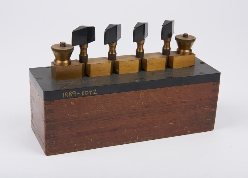 Precision resistance box, type D-336-A, no