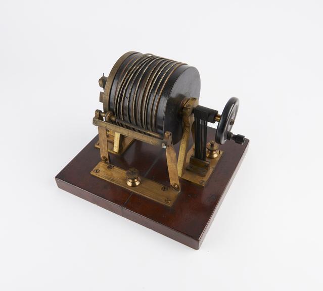 Rheostat with ten turns of thick wire and fitted with scales