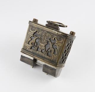 Natural lodestone with pole pieces and keeper