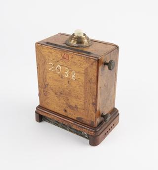 Moving-iron voltmeter