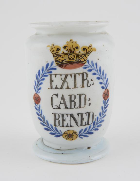 Glass drug jar, opaque white, inscribed Extr:Card:Bened:'