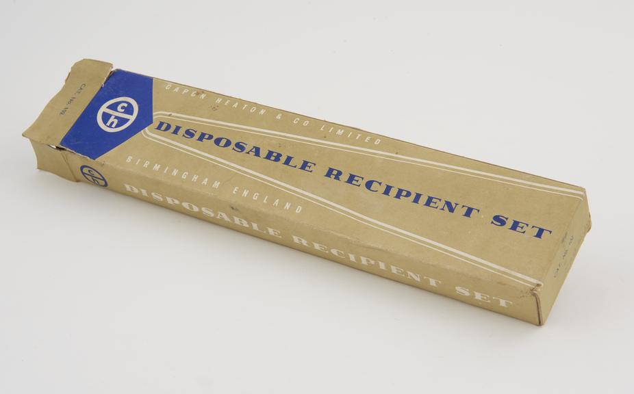 Disposable recipient set for blood transfusion