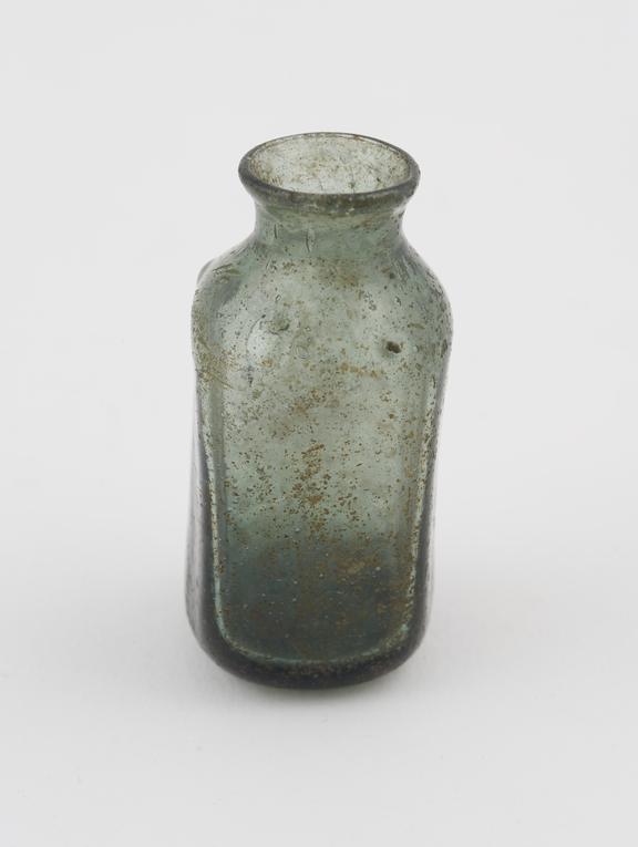 Green glass bottle, European, 1701-1900