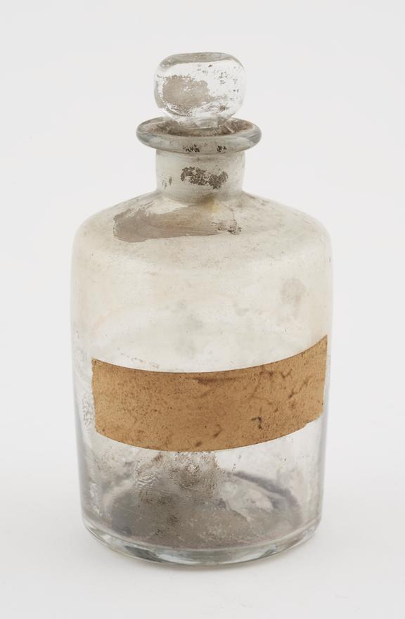 Bottle, glass, unlabelled | Science Museum Group Collection