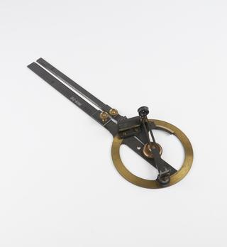 Brass circular reflecting protractor, British, 1801-1825