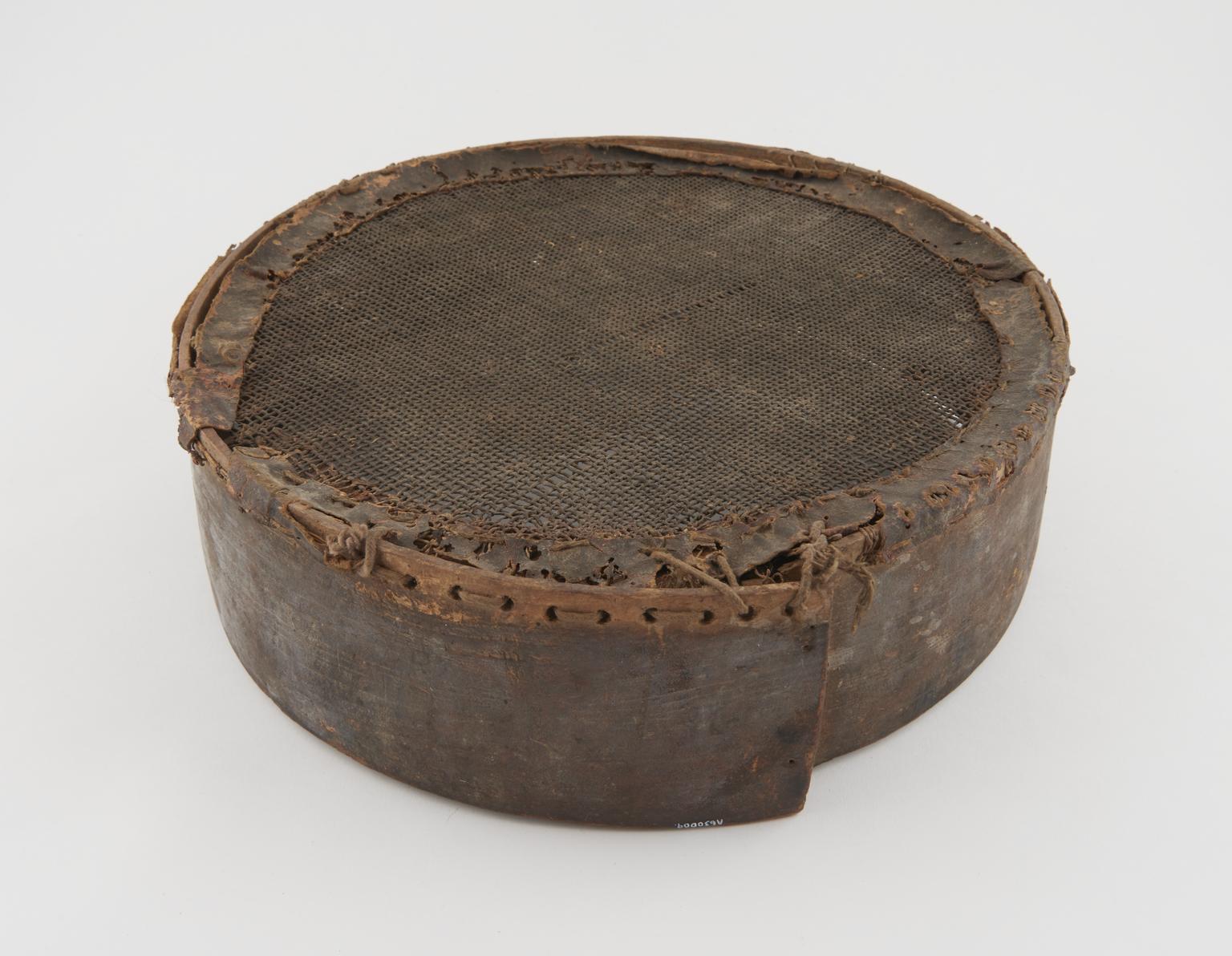 Sceive Sieve with string mesh | Science Museum Group Collection