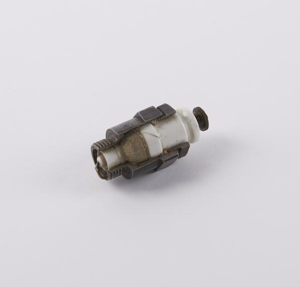 Hobson (De Poorter's patent) spark plug type AC varying spark