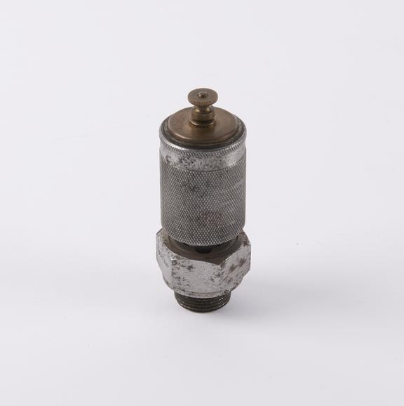 Bosch magneto-electric make and brake sparking plug for