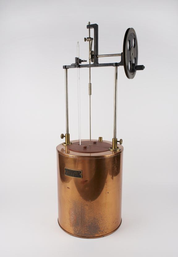 Berthelot-Mahler calorimeter fitted with mechanical stirring