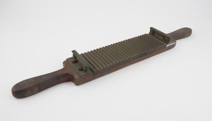 Upper part of pill cutter