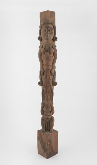 Decorative wooden pillar