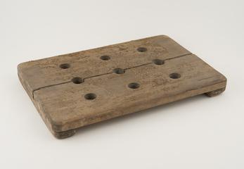 Duckboard used in a public bathhouse