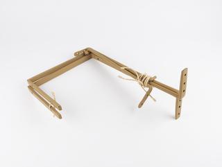 Mounting brackets for thermometer screen