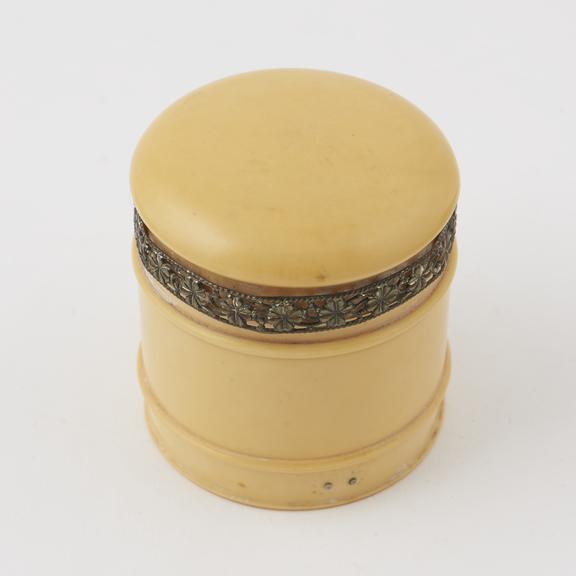 Circular box of imitation ivory cellulose nitrate with slip-on