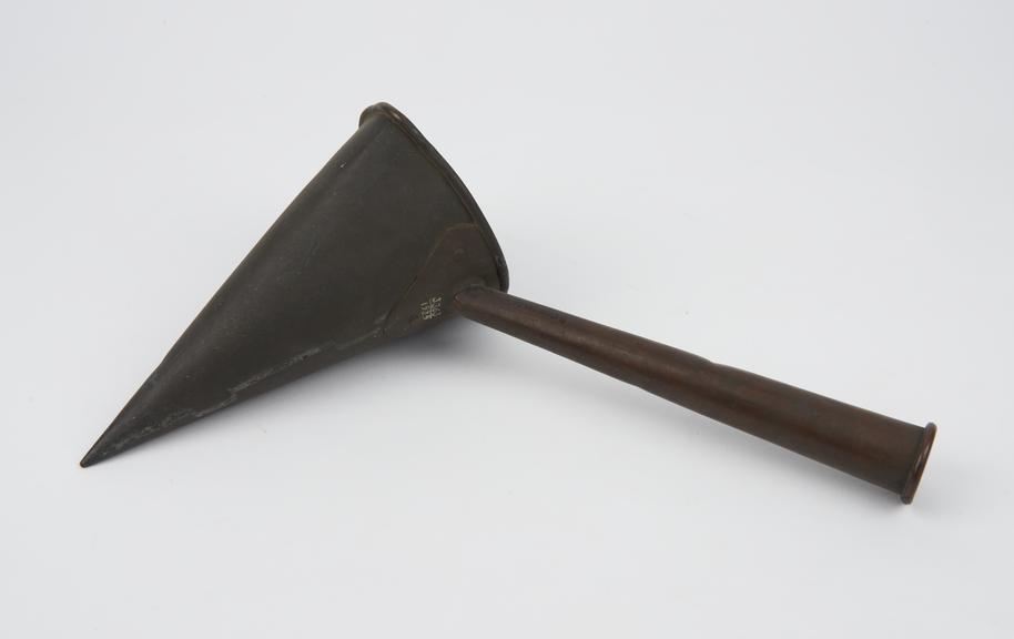 Copper ladle having cornical vessel with lip and slightly