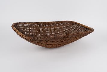 Wicker basket for baby weighing scales