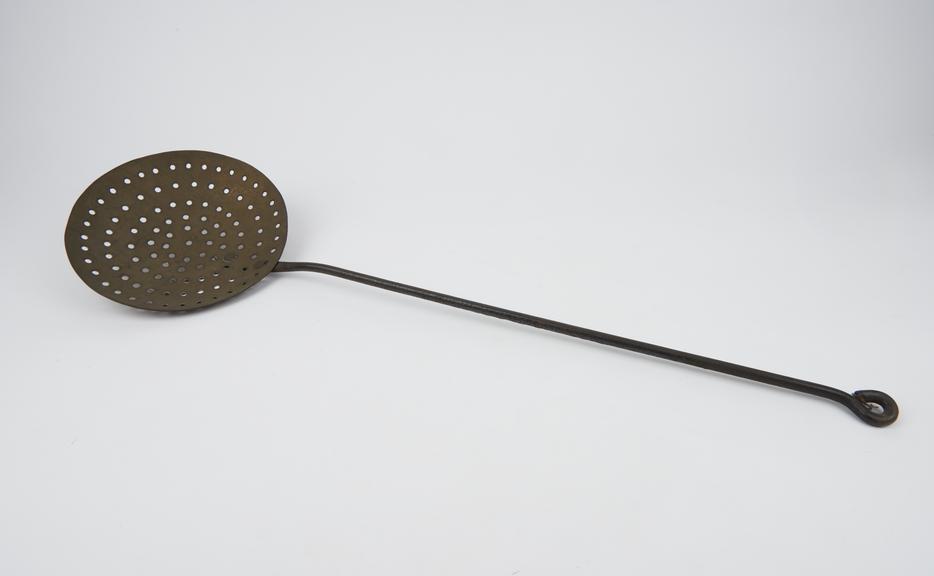 Pan, shallow, perforated, on handle, 18th or 19th centuries