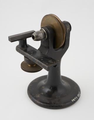 Glass engraver's lathe of cast iron with Tee vest