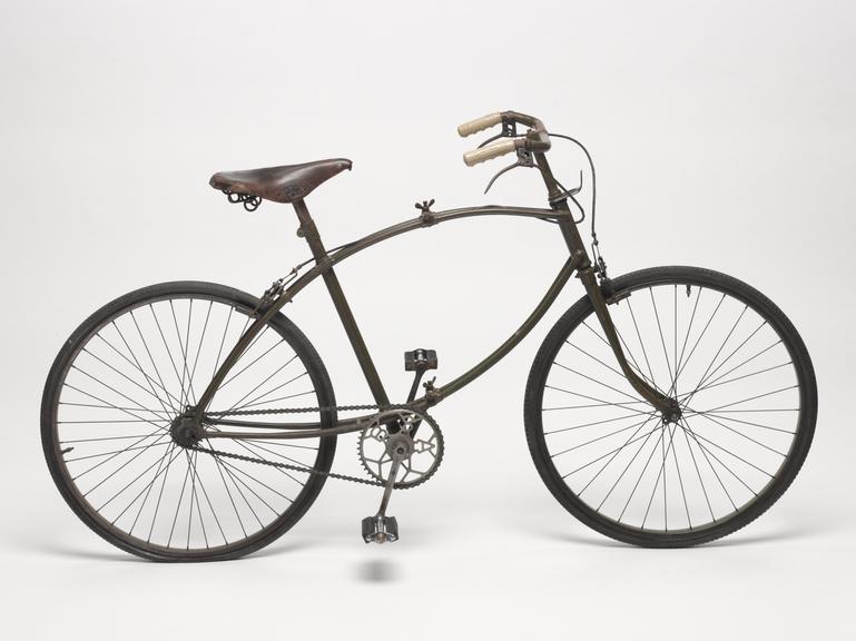 B.S.A. folding bicycle c. 1942 Science Museum Group Collection