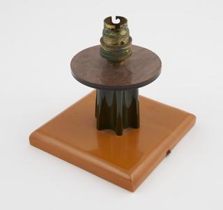 Electric lamp of catalin