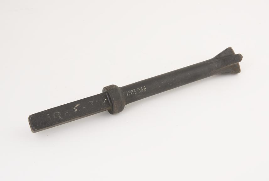 Short borer for Holman 50 pounder hammer drill