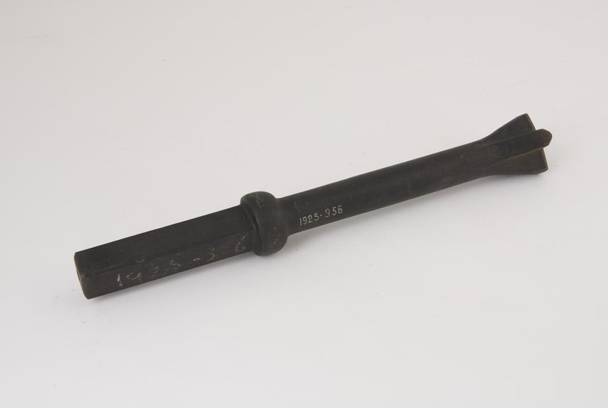 Short borer for Holman 50 pounder hammer drill