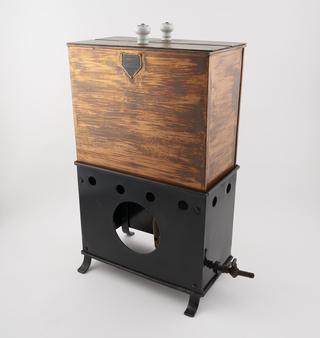 Six le Chatelier Moulds with Bath.