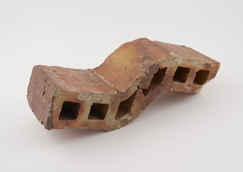 Cranked cavity tie brick in glazed stoneware, c1890