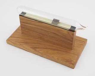 "Plastic" transistor incorporating a semi-conducting layer of polyacetylene