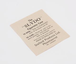 Instruction leaflet for cigarette case.
