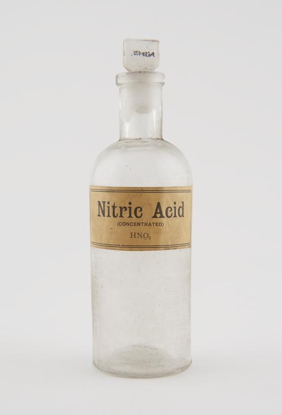 Shop round, clear glass, used for concentrated nitric acid