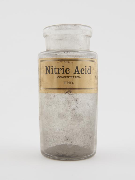 Bottle, shop round | Science Museum Group Collection