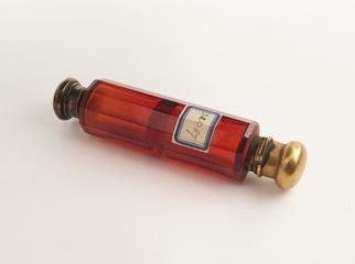 Glass perfume bottle cum vinaigrette